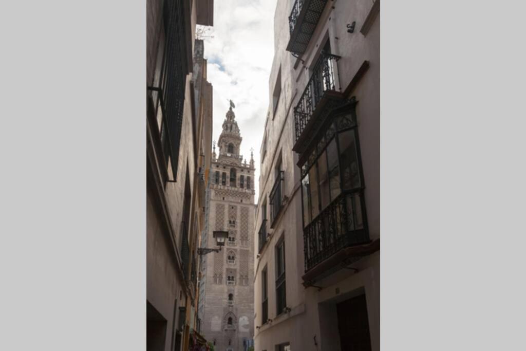 Home Francos 22. Sevilla Kültér fotó