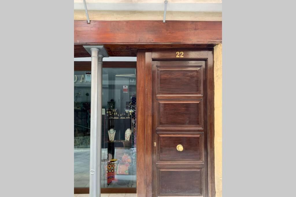 Home Francos 22. Sevilla Kültér fotó